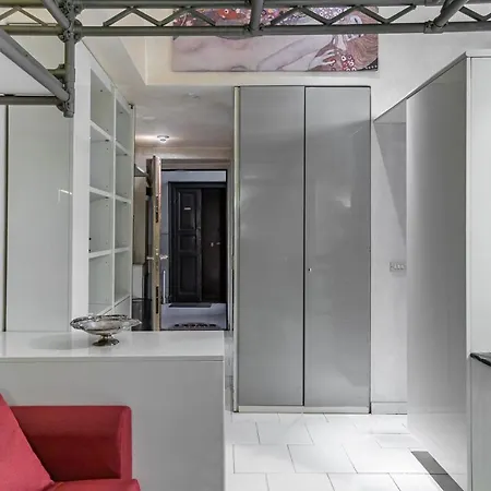 Susi's House, Via Pinaroli - By Host4u Апартаменты